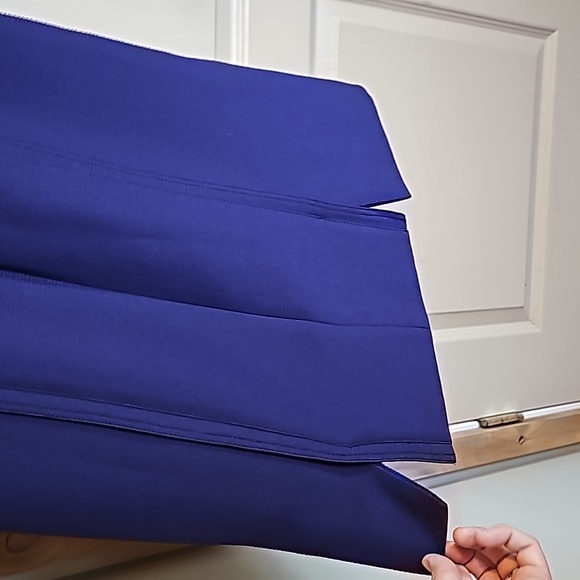 Tahari Arthur S. Levine petite size 4 dress. Does not come with a belt - Picture 6 of 9